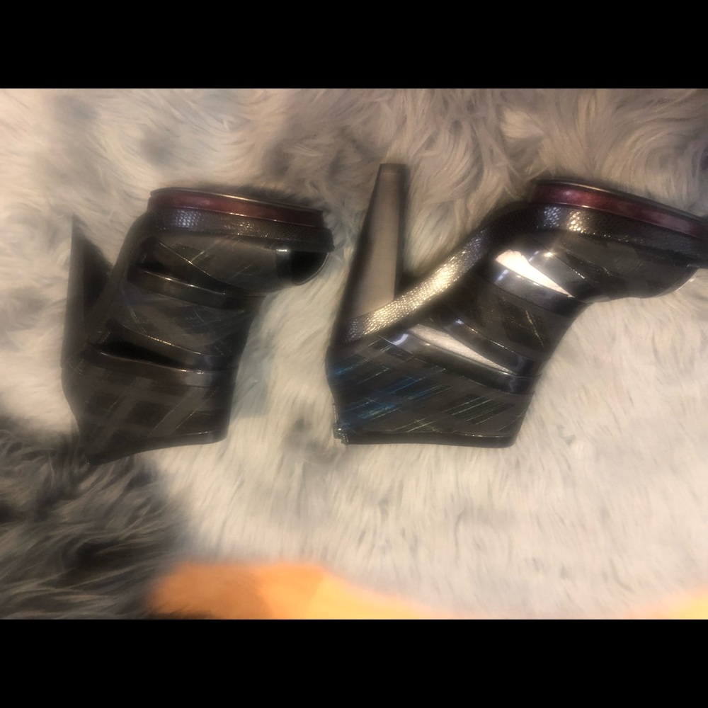 Booties - Picture 3 of 6